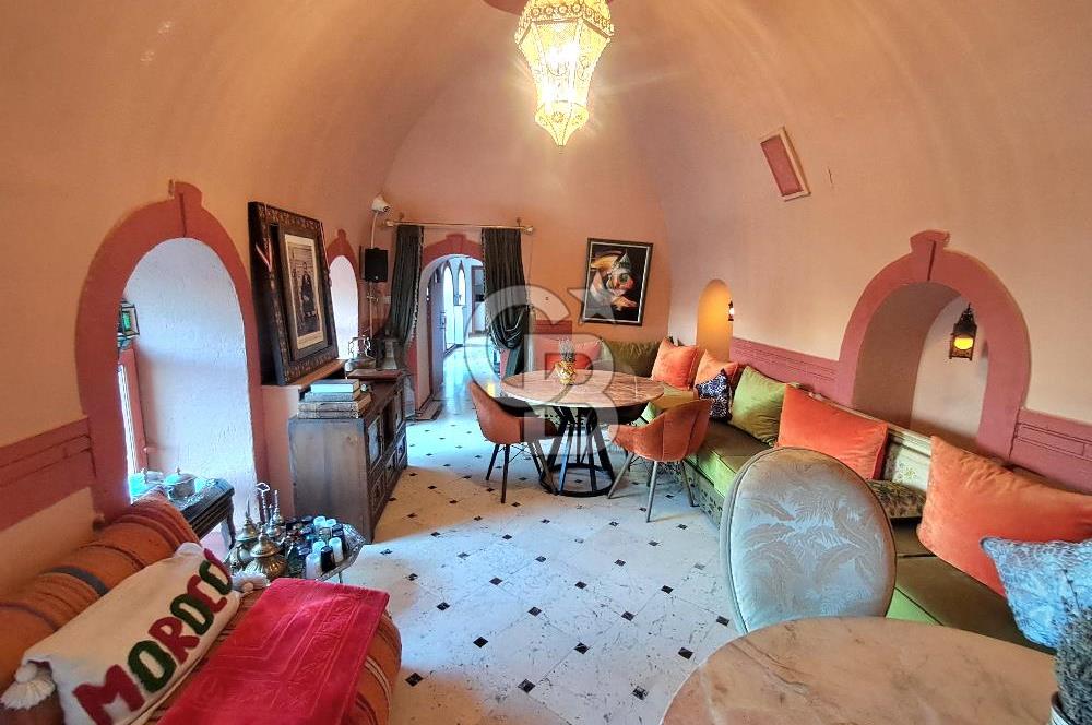 Balat'ta ana cadde üzerinde, deniz manzaralı devren kiralık cafe & restaurant