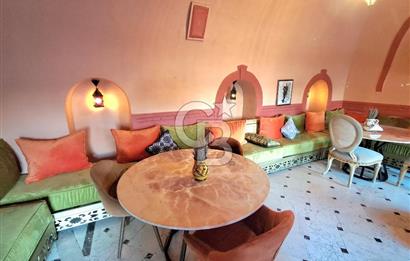 Balat'ta ana cadde üzerinde, deniz manzaralı devren kiralık cafe & restaurant