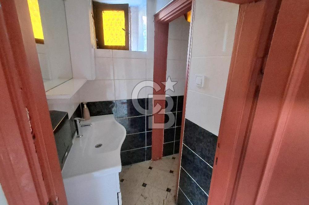 Balat'ta ana cadde üzerinde, deniz manzaralı devren kiralık cafe & restaurant