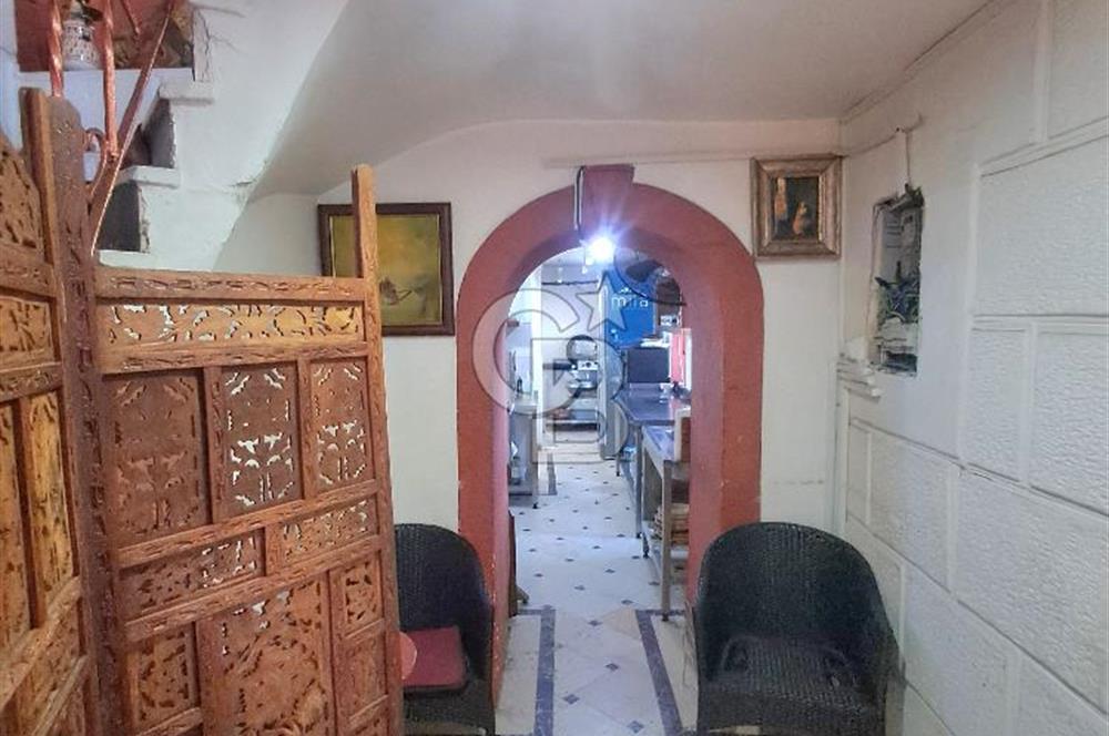 Balat'ta ana cadde üzerinde, deniz manzaralı devren kiralık cafe & restaurant