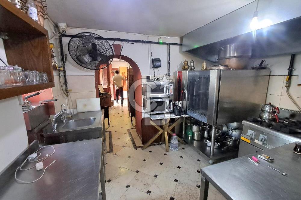 Balat'ta ana cadde üzerinde, deniz manzaralı devren kiralık cafe & restaurant