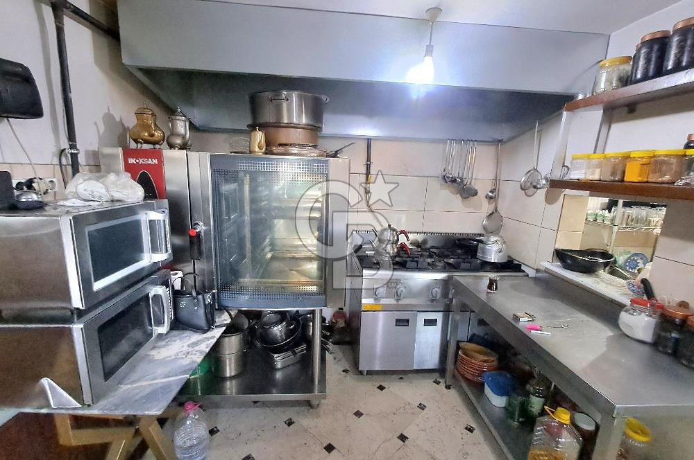 Balat'ta ana cadde üzerinde, deniz manzaralı devren kiralık cafe & restaurant