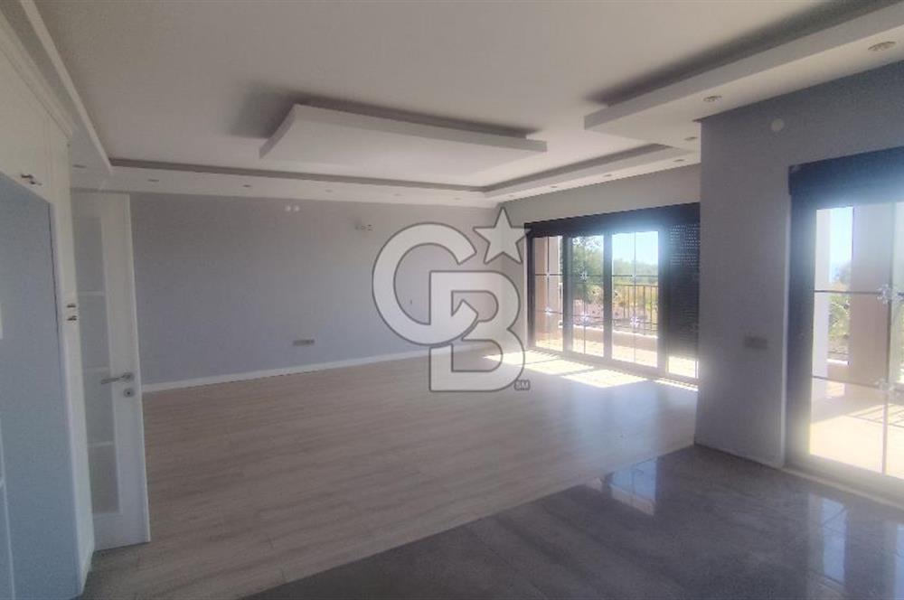 Alanya İncekumda Deniz Manzaralı Müstakil 7+3 Havuzlu Villa 