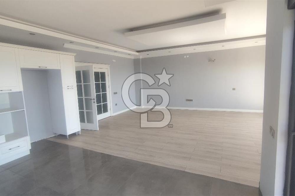Alanya İncekumda Deniz Manzaralı Müstakil 7+3 Havuzlu Villa 