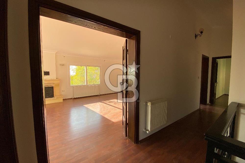 Bornova Yakaköy Doktorlar Sitesinde 5+1 Dubleks Kiralık Villa
