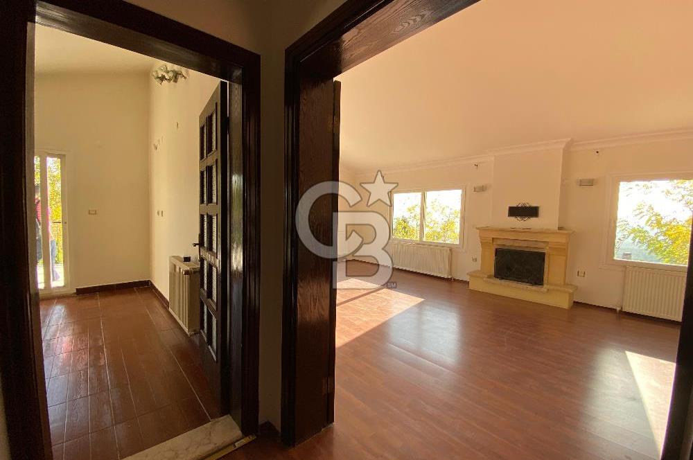 Bornova Yakaköy Doktorlar Sitesinde 5+1 Dubleks Kiralık Villa