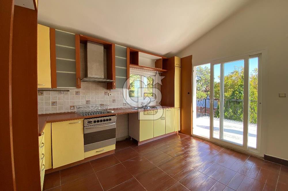 Bornova Yakaköy Doktorlar Sitesinde 5+1 Dubleks Kiralık Villa