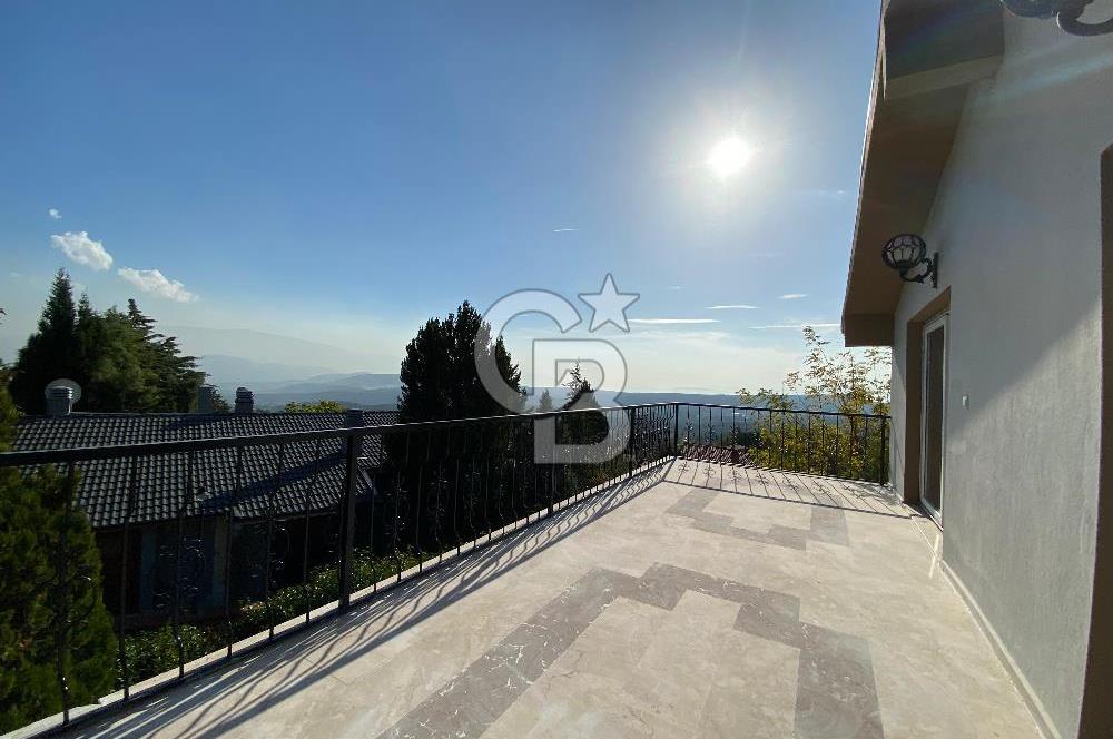 Bornova Yakaköy Doktorlar Sitesinde 5+1 Dubleks Kiralık Villa