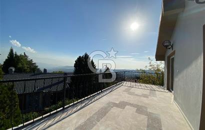 Bornova Yakaköy Doktorlar Sitesinde 5+1 Dubleks Kiralık Villa