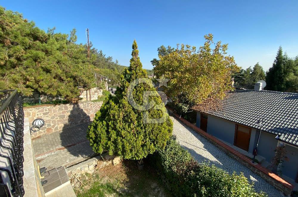 Bornova Yakaköy Doktorlar Sitesinde 5+1 Dubleks Kiralık Villa