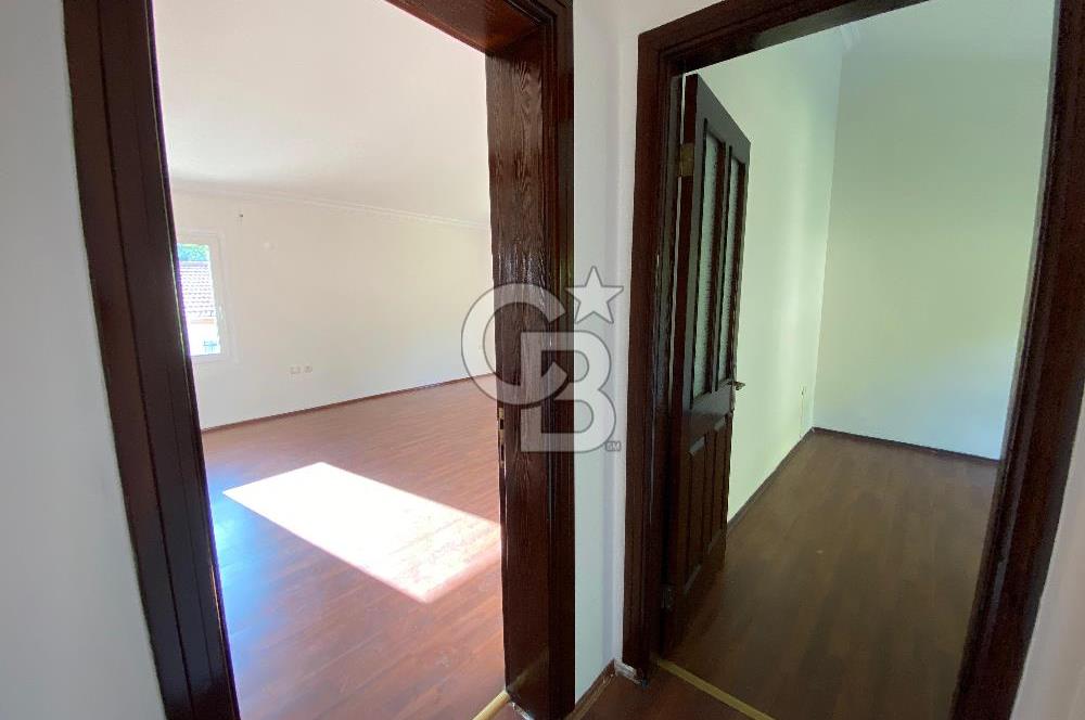Bornova Yakaköy Doktorlar Sitesinde 5+1 Dubleks Kiralık Villa