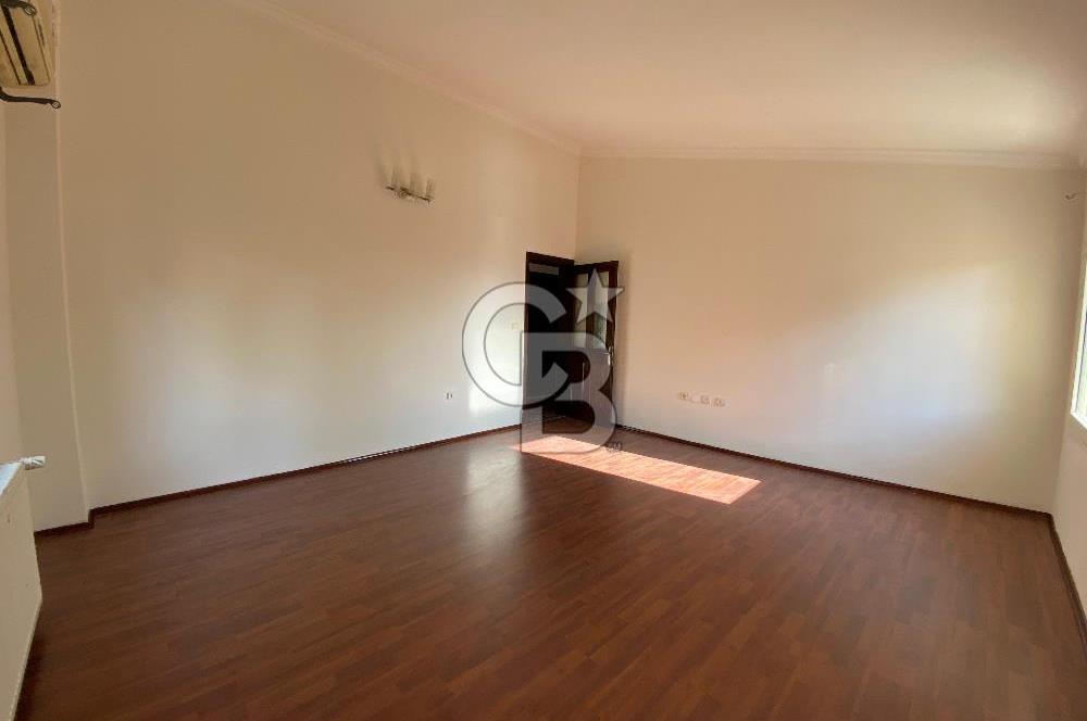 Bornova Yakaköy Doktorlar Sitesinde 5+1 Dubleks Kiralık Villa