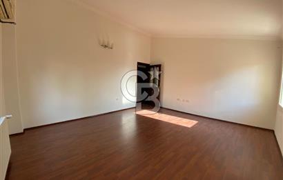Bornova Yakaköy Doktorlar Sitesinde 5+1 Dubleks Kiralık Villa
