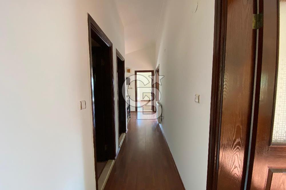 Bornova Yakaköy Doktorlar Sitesinde 5+1 Dubleks Kiralık Villa