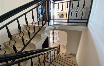 Bornova Yakaköy Doktorlar Sitesinde 5+1 Dubleks Kiralık Villa
