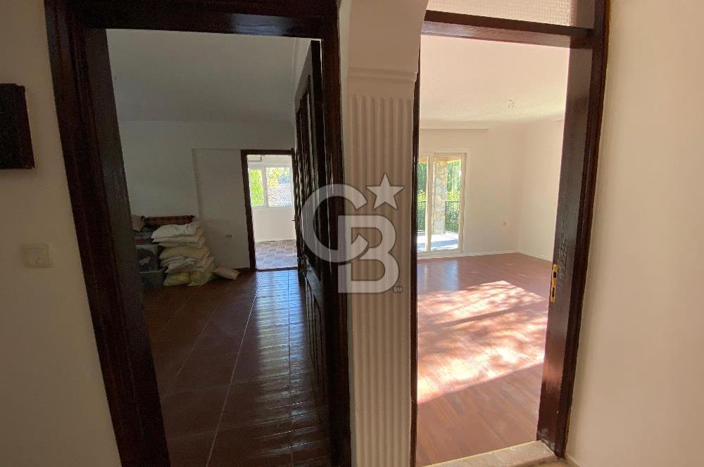 Bornova Yakaköy Doktorlar Sitesinde 5+1 Dubleks Kiralık Villa