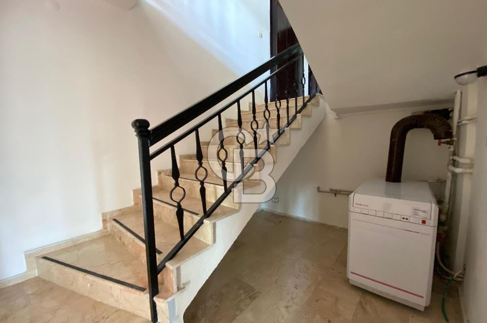 Bornova Yakaköy Doktorlar Sitesinde 5+1 Dubleks Kiralık Villa