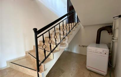 Bornova Yakaköy Doktorlar Sitesinde 5+1 Dubleks Kiralık Villa