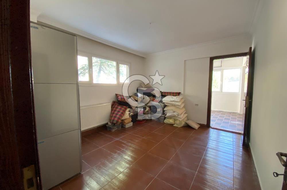 Bornova Yakaköy Doktorlar Sitesinde 5+1 Dubleks Kiralık Villa