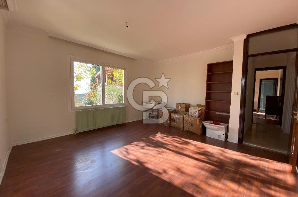 Bornova Yakaköy Doktorlar Sitesinde 5+1 Dubleks Kiralık Villa