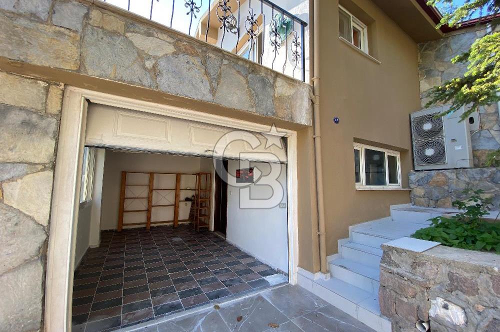 Bornova Yakaköy Doktorlar Sitesinde 5+1 Dubleks Kiralık Villa