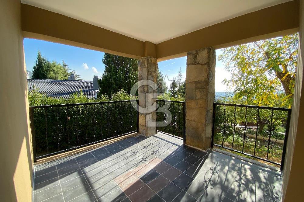 Bornova Yakaköy Doktorlar Sitesinde 5+1 Dubleks Kiralık Villa