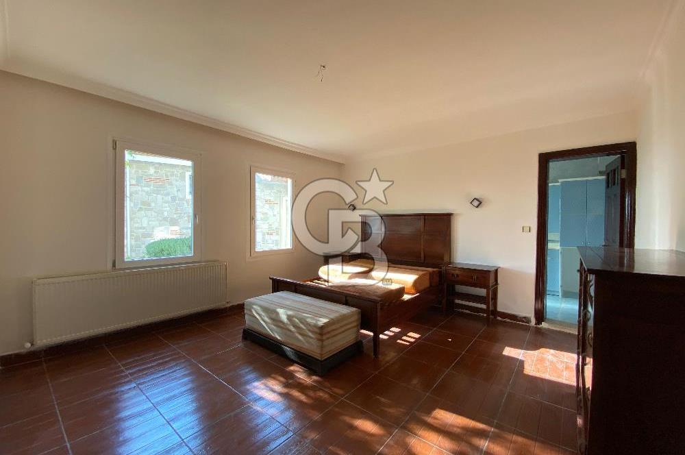 Bornova Yakaköy Doktorlar Sitesinde 5+1 Dubleks Kiralık Villa