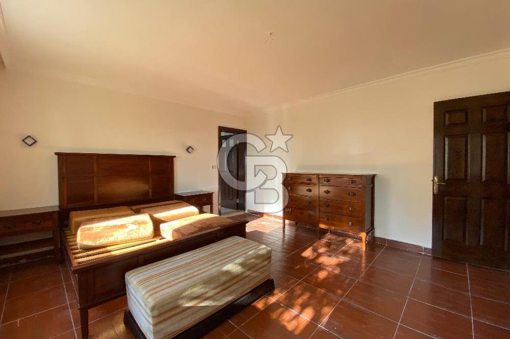 Bornova Yakaköy Doktorlar Sitesinde 5+1 Dubleks Kiralık Villa