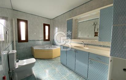 Bornova Yakaköy Doktorlar Sitesinde 5+1 Dubleks Kiralık Villa