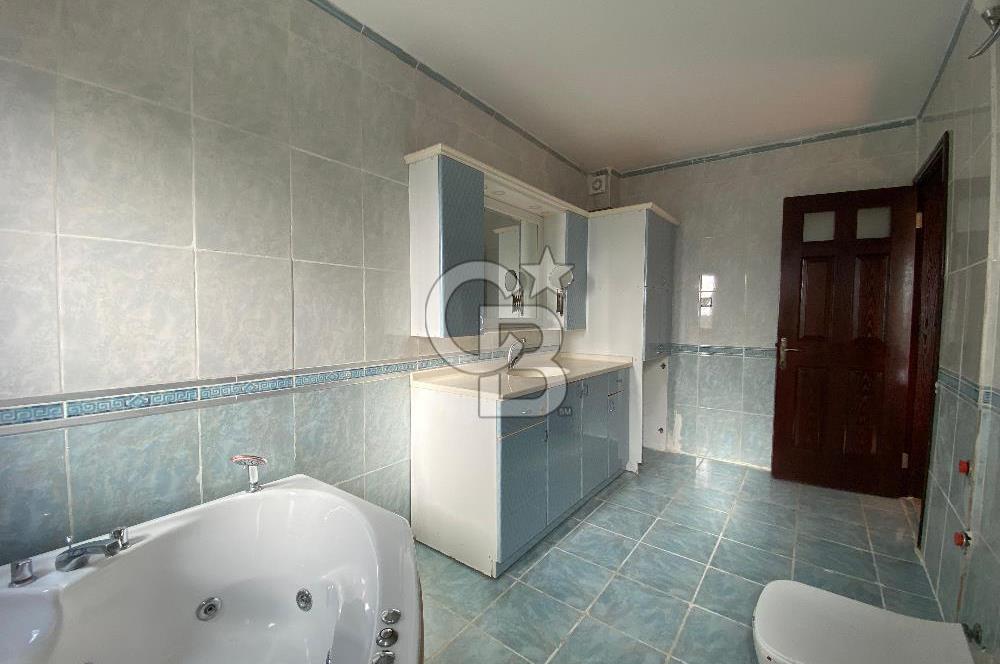 Bornova Yakaköy Doktorlar Sitesinde 5+1 Dubleks Kiralık Villa