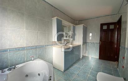 Bornova Yakaköy Doktorlar Sitesinde 5+1 Dubleks Kiralık Villa