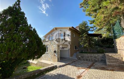 Bornova Yakaköy Doktorlar Sitesinde 5+1 Dubleks Kiralık Villa