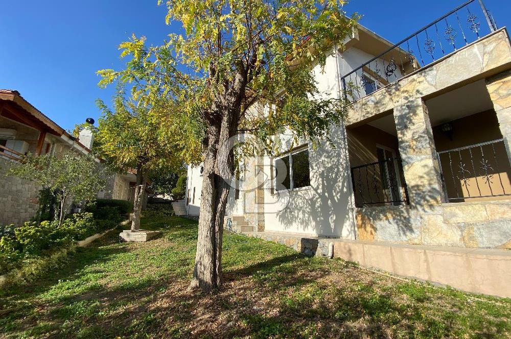 Bornova Yakaköy Doktorlar Sitesinde 5+1 Dubleks Kiralık Villa