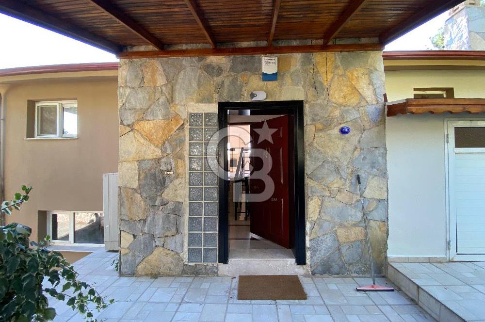 Bornova Yakaköy Doktorlar Sitesinde 5+1 Dubleks Kiralık Villa