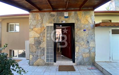 Bornova Yakaköy Doktorlar Sitesinde 5+1 Dubleks Kiralık Villa