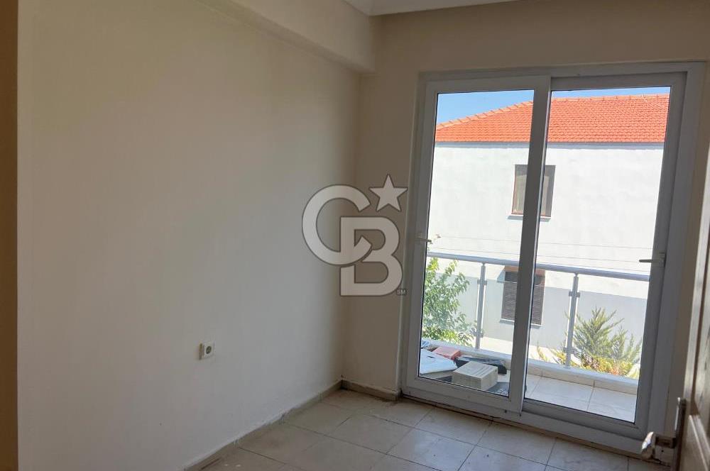 Yenifoça Ana Cadde Üzeri Merkezi Konumda 3+1 Kiralık Daire