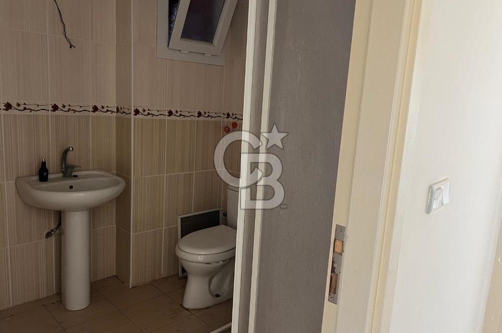 Yenifoça Ana Cadde Üzeri Merkezi Konumda 3+1 Kiralık Daire