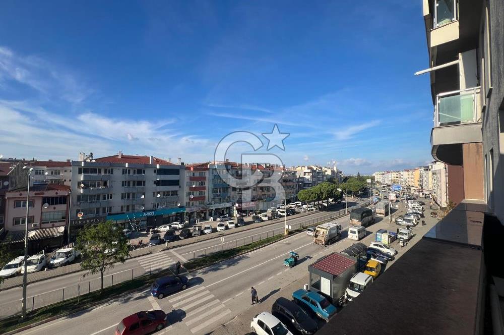 LAPSEKİ AYDOĞAN PLAZA’DA ANAYOLA CEPHE  MERKEZİ KONUM  TERASLI GENİŞ 3+1 SATILIK DAİRE