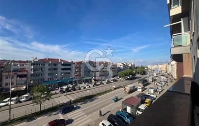 LAPSEKİ AYDOĞAN PLAZA’DA ANAYOLA CEPHE  MERKEZİ KONUM  TERASLI GENİŞ 3+1 SATILIK DAİRE