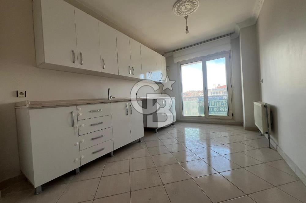 LAPSEKİ AYDOĞAN PLAZA’DA ANAYOLA CEPHE  MERKEZİ KONUM  TERASLI GENİŞ 3+1 SATILIK DAİRE