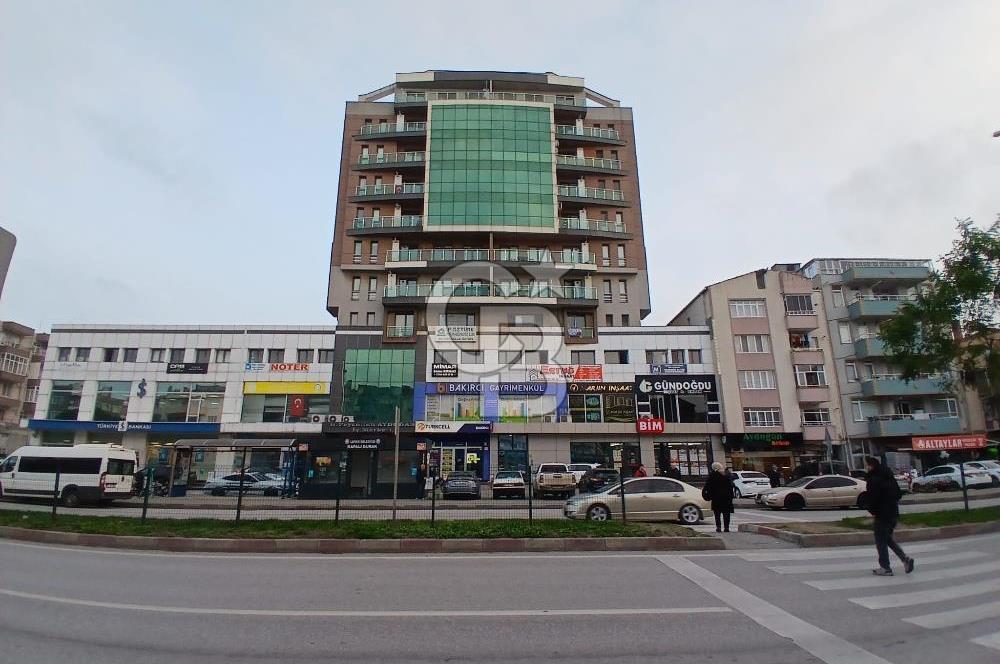 LAPSEKİ AYDOĞAN PLAZA’DA ANAYOLA CEPHE  MERKEZİ KONUM  TERASLI GENİŞ 3+1 SATILIK DAİRE