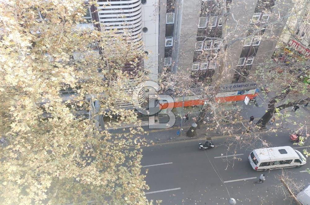 NECATİBEY CADDESİ ÜZERİNDE 3+1 GENİŞ KULLANIMLI SATILIK İŞ YERİ!