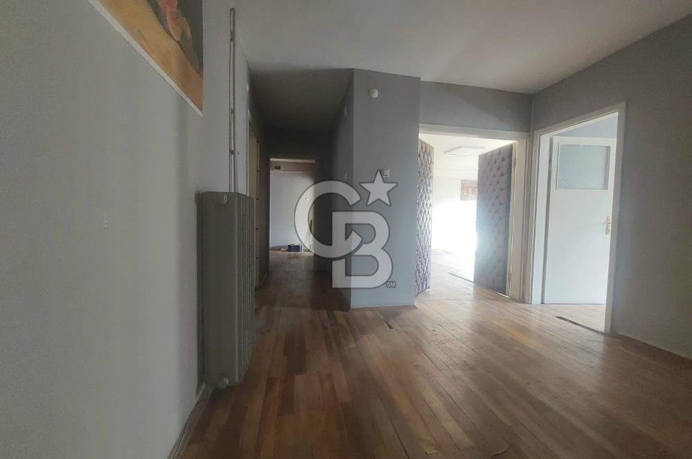 NECATİBEY CADDESİ ÜZERİNDE 3+1 GENİŞ KULLANIMLI SATILIK İŞ YERİ!