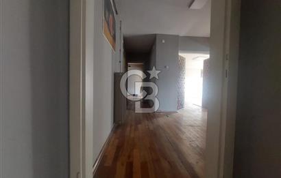 NECATİBEY CADDESİ ÜZERİNDE 3+1 GENİŞ KULLANIMLI SATILIK İŞ YERİ!