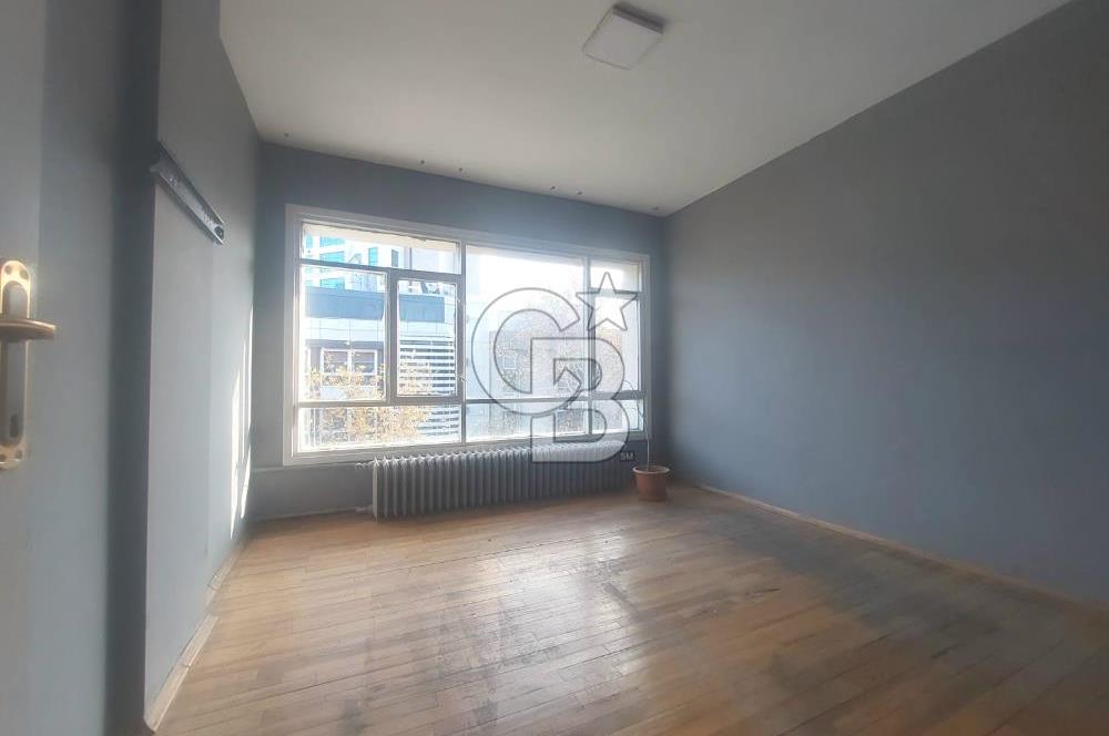 NECATİBEY CADDESİ ÜZERİNDE 3+1 GENİŞ KULLANIMLI SATILIK İŞ YERİ!