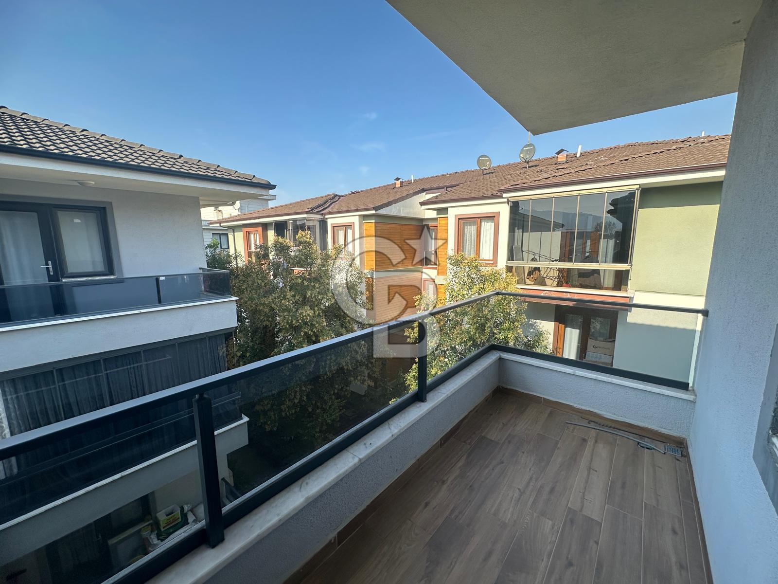 Geniş ve Ferah Daire Site İçi, Önü Açık, Merkezi Konumda!