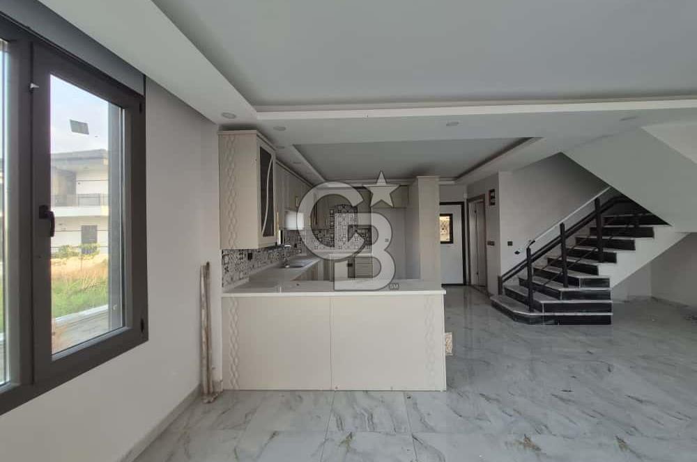 Ayvalık Altınova'da 3+1 Satılık Villa