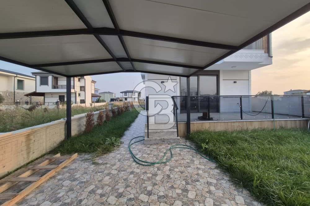 Ayvalık Altınova'da 3+1 Satılık Villa