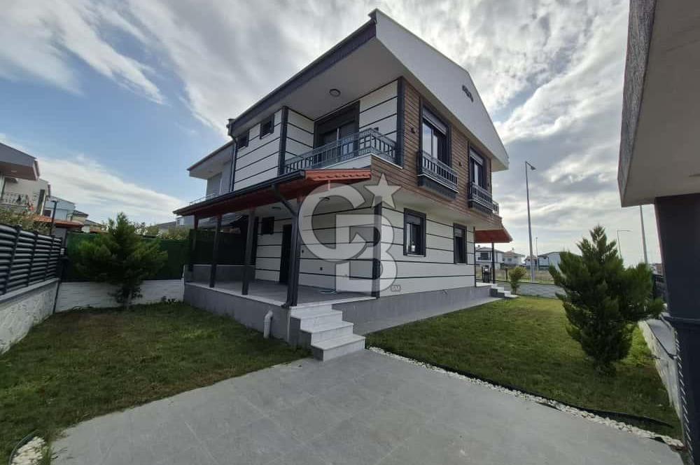 Ayvalık Altınova'da 3+1 Satılık Villa