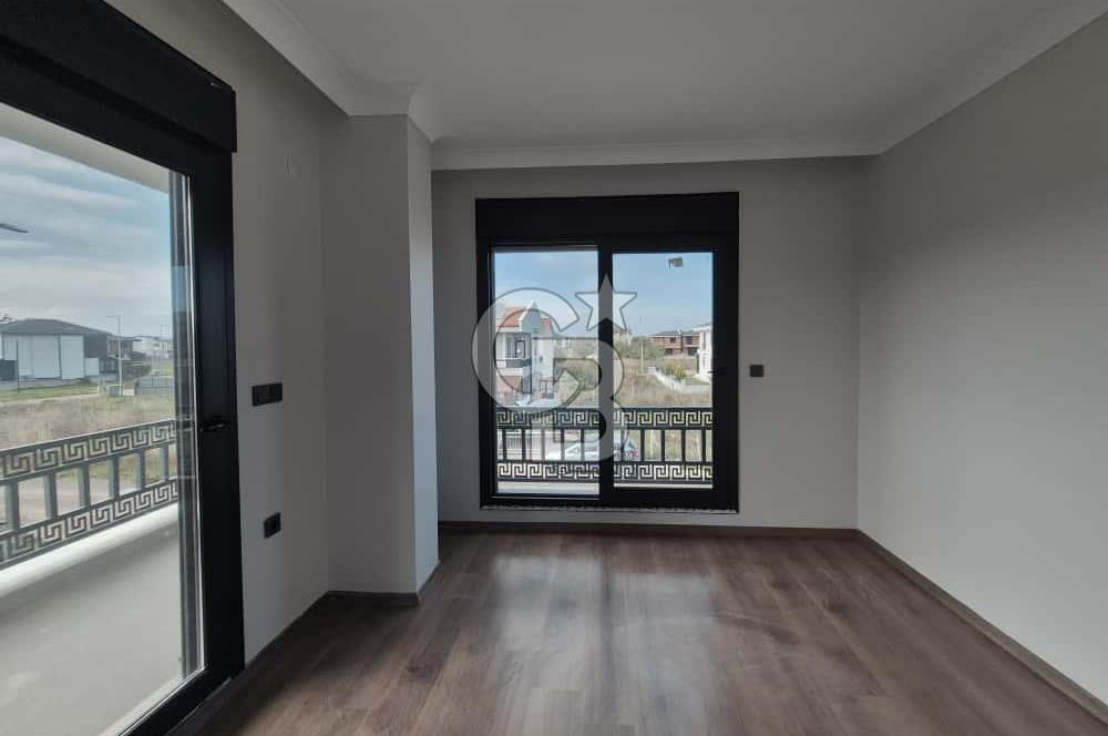 Ayvalık Altınova'da 3+1 Satılık Villa